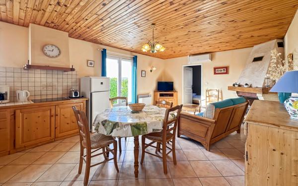 Maison à louer    3 pièces •  Vogüé