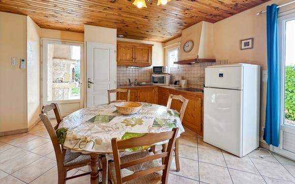 Maison à louer    3 pièces •  Vogüé