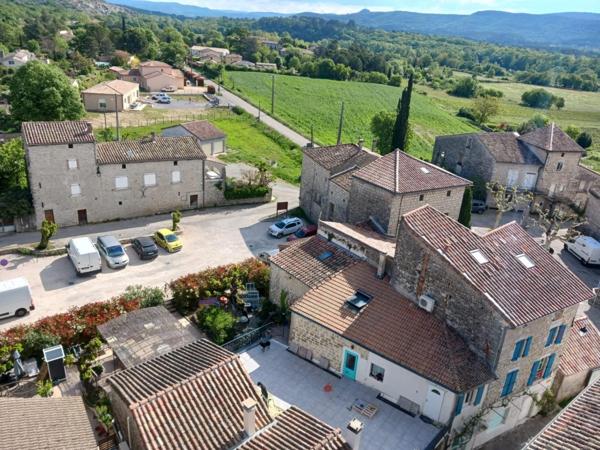 Gîte au coeur de chandolas avec possibilité d'exploitation commerciale immediate