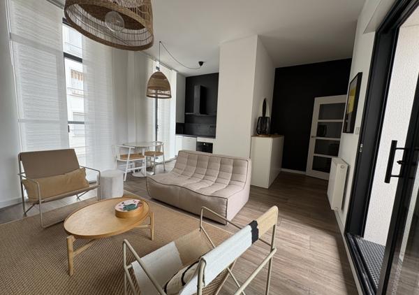 Bel appartement T2 de 47 m² avec balcon, parking et cellier dans une résidence de standing de 2019