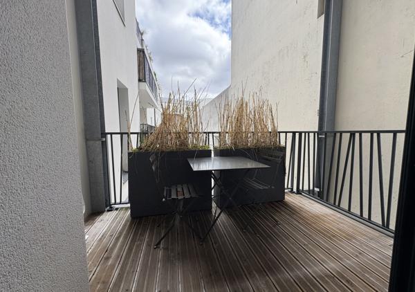 Bel appartement T2 de 47 m² avec balcon, parking et cellier dans une résidence de standing de 2019