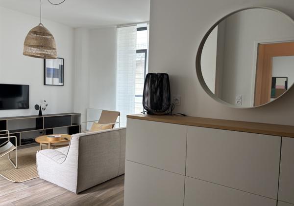 Bel appartement T2 de 47 m² avec balcon, parking et cellier dans une résidence de standing de 2019