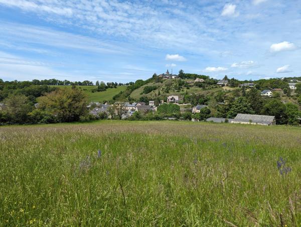 Grand Terrain d'environ 2027m² avec très belle vue sur Gages Lot 2