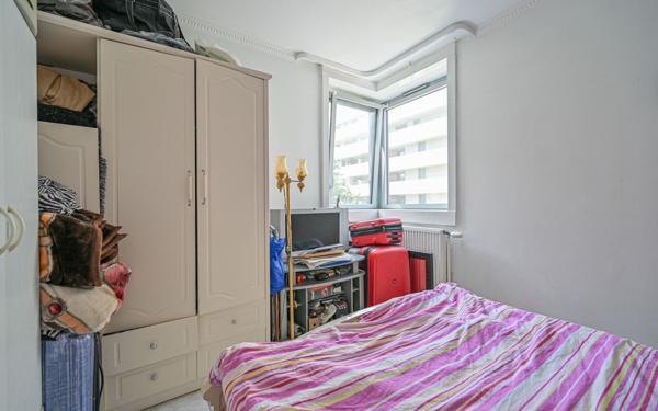 Appartement à vendre    4 pièces • 82,44 m2 Paris 19