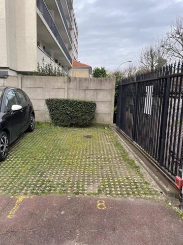 Location Parking 12 m2 à Saint-Maur-des-Fossés