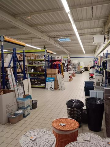 Local commercial à NUEIL LES AUBIERS