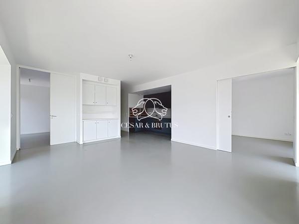 SUPERBE APPARTEMENT AVEC TERRASSE ET GARAGE À LA TOUR YCONE