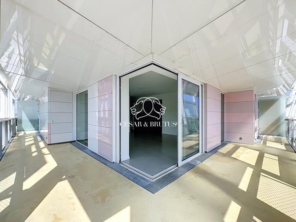 SUPERBE APPARTEMENT AVEC TERRASSE ET GARAGE À LA TOUR YCONE