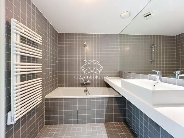 SUPERBE APPARTEMENT AVEC TERRASSE ET GARAGE À LA TOUR YCONE