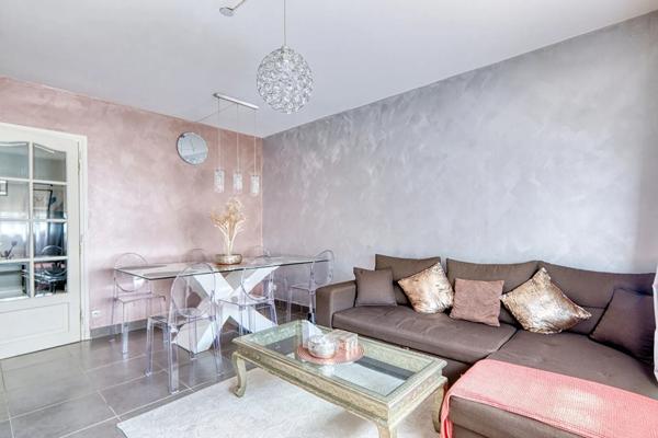 Secteur Centre-Ville: Lumineux T2 avec balcon #proximité métro ligne D