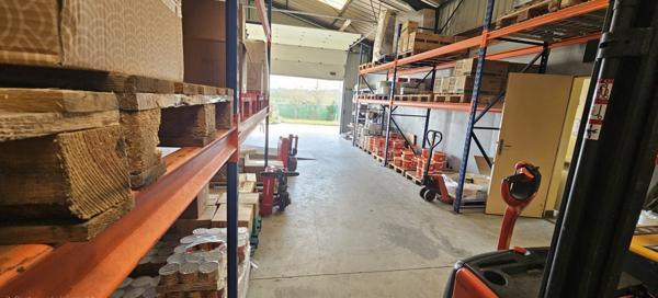 À vendre - Locaux d'activités/entrepôts 259 m² situé à Souvigné (37330)