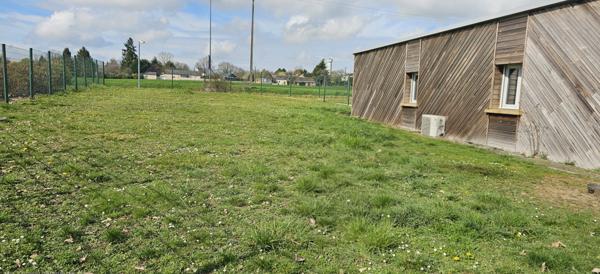 À vendre - Locaux d'activités/entrepôts 259 m² situé à Souvigné (37330)