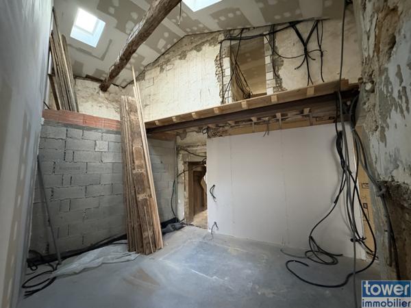 Maison de caractère en plein centre de Meursac – 307 m² habitables – Gros potentiel à finir de rénover