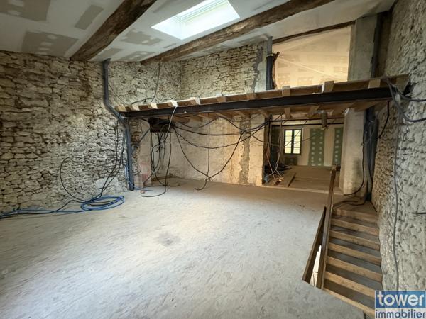 Maison de caractère en plein centre de Meursac – 307 m² habitables – Gros potentiel à finir de rénover