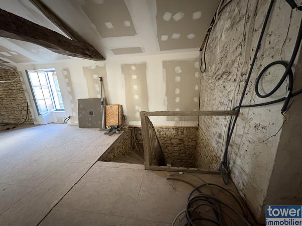 Maison de caractère en plein centre de Meursac – 307 m² habitables – Gros potentiel à finir de rénover