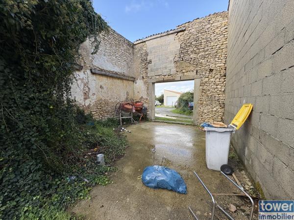 Maison de caractère en plein centre de Meursac – 307 m² habitables – Gros potentiel à finir de rénover