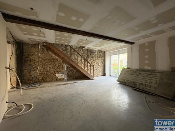 Maison de caractère en plein centre de Meursac – 307 m² habitables – Gros potentiel à finir de rénover