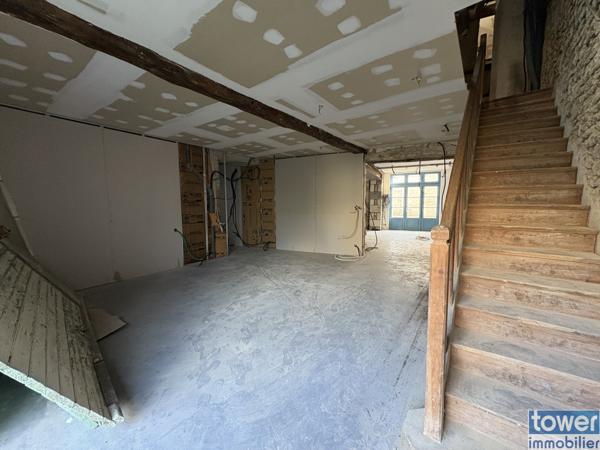 Maison de caractère en plein centre de Meursac – 307 m² habitables – Gros potentiel à finir de rénover