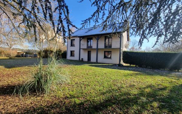 Maison à vendre    4 pièces • 153 m2 Saint-Yrieix-la-Perche