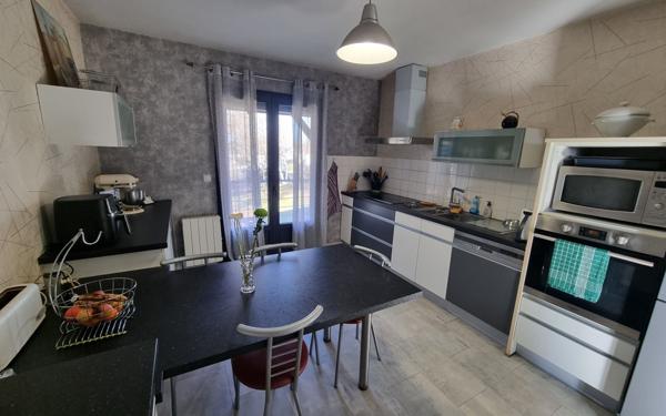 Maison à vendre    4 pièces • 153 m2 Saint-Yrieix-la-Perche