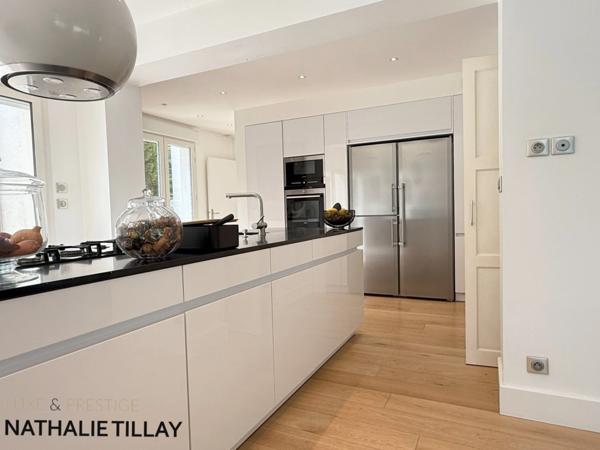 Ardon, proche Orléans, golf de Limere, à vendre Maison d'architecte, avec jardin et piscine