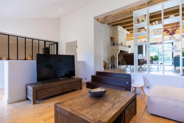 À vendre - Maison ancienne, 9 pièces située à Saint-Cyr-sur-Loire (37540)