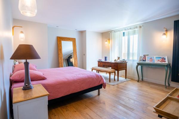 À vendre - Maison ancienne, 9 pièces située à Saint-Cyr-sur-Loire (37540)