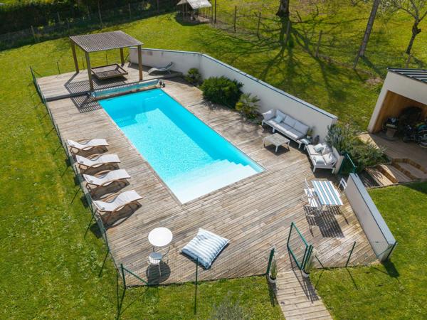 À vendre - Maison ancienne, 9 pièces située à Saint-Cyr-sur-Loire (37540)