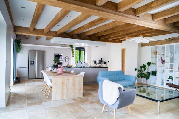 À vendre - Maison ancienne, 9 pièces située à Saint-Cyr-sur-Loire (37540)