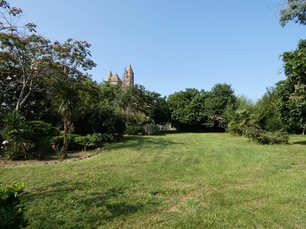 À vendre - Maison bourgeoise, 12 pièces située à Castelnau-Rivière-Basse (65700)