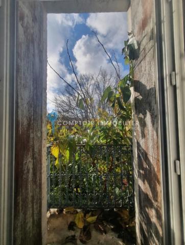 Appartement
                                                                                                                                                                                                                                                                                                                        4 pièce(s)                                                                                                                                                                                                          3 chambre(s)                                                                                                                                                                                                          80  m²