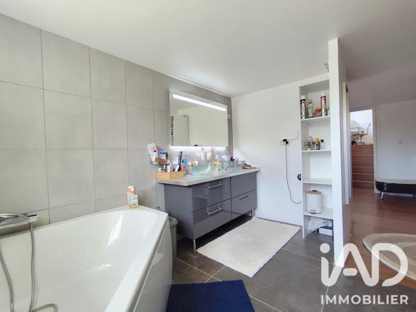 Maison à vendre 6 pièces 145 m² Saint-Ay