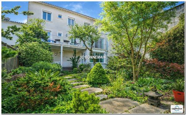 Maison d'Architecte à vendre ROYAN (17) Centre Ville - 200 m² Hab - 7 Pièces - 5 Chambres - Garage - Jardin