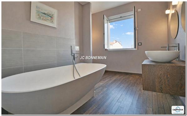 Maison d'Architecte à vendre ROYAN (17) Centre Ville - 200 m² Hab - 7 Pièces - 5 Chambres - Garage - Jardin