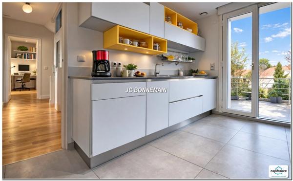 Maison d'Architecte à vendre ROYAN (17) Centre Ville - 200 m² Hab - 7 Pièces - 5 Chambres - Garage - Jardin