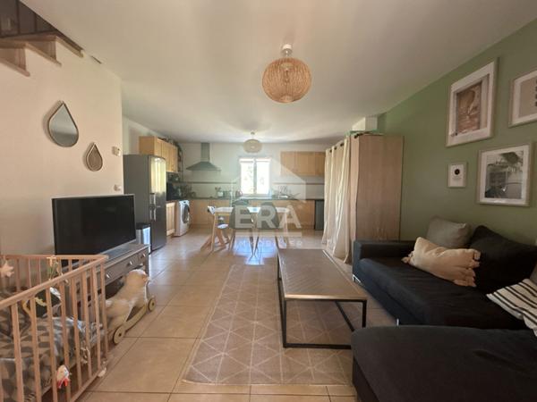 A LOUER PERTUIS 84120 APPARTEMENT DUPLEX TYPE 3 PIECES D'ENVIRON 62M² AVEC JARDIN ET 2 PLACES DE STATIONNEMENT