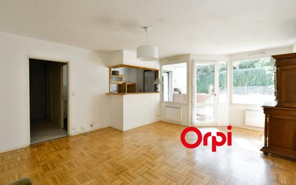 Appartement à vendre    2 pièces • 65,30 m2 Oullins
