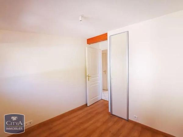 Appartement à louer 4 pièces 75.7m²