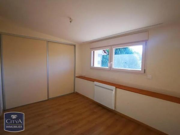 Appartement à louer 4 pièces 75.7m²