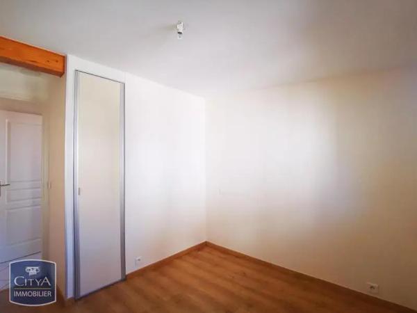 Appartement à louer 4 pièces 75.7m²