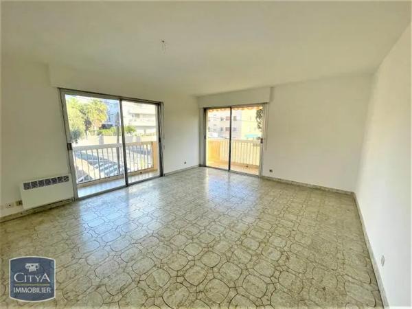 Appartement à louer 3 pièces 58.81m² Saint-Raphaël (83700)