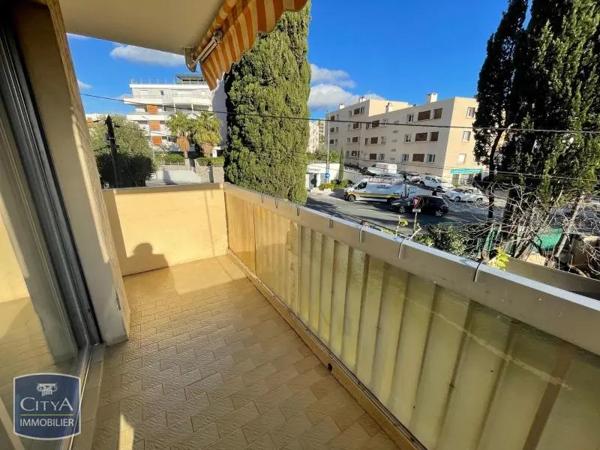 Appartement à louer 3 pièces 58.81m² Saint-Raphaël (83700)