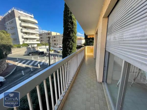 Appartement à louer 3 pièces 58.81m² Saint-Raphaël (83700)