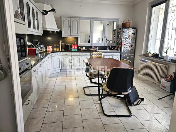 Maison familiale spacieuse dans un quartier résidentiel