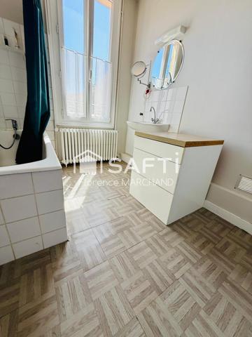 MAISON CENTRE VILLE 4 CH BUREAU  PATIO 15 m2 CAVE