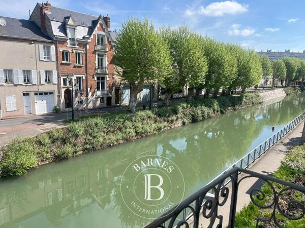 Montargis, Hôtel particulier 6 Chambres -  246 m² à vendre