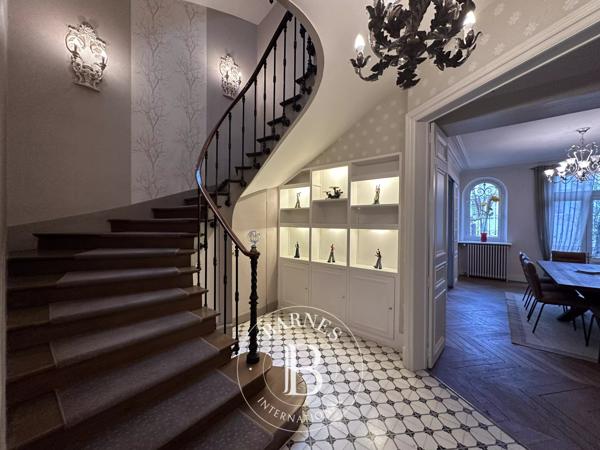 Montargis, Hôtel particulier 6 Chambres -  246 m² à vendre