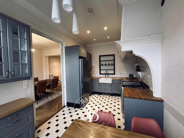 Montargis, Hôtel particulier 6 Chambres -  246 m² à vendre
