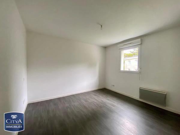 Appartement à louer 2 pièces 45.03m² Pont-l'Abbé (29120)