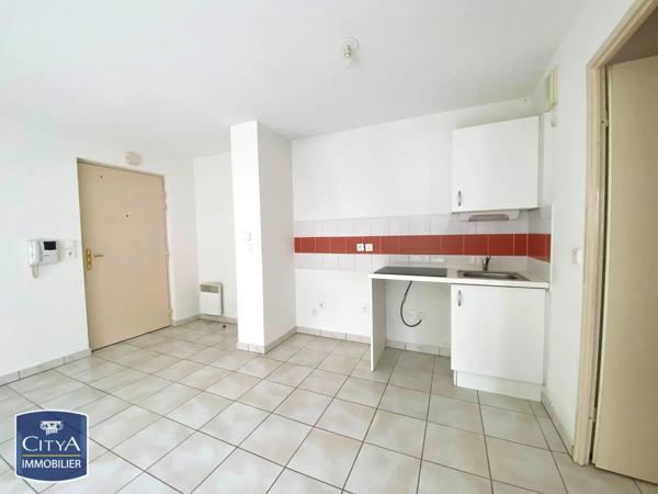 Appartement à louer 2 pièces 45.03m² Pont-l'Abbé (29120)